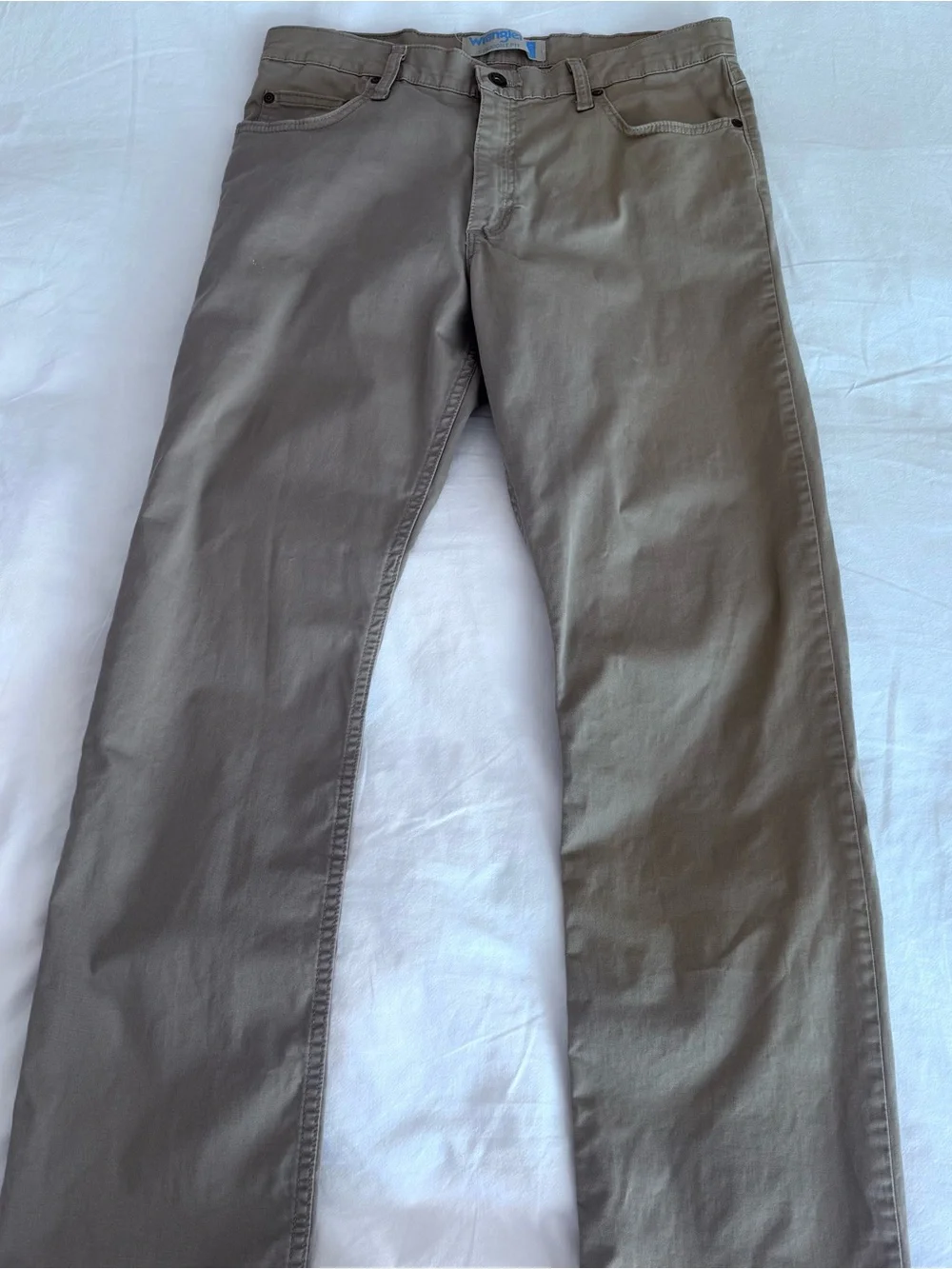 Wrangler Men's Slim Straight Jeans in Khaki - Picture 2 of 6